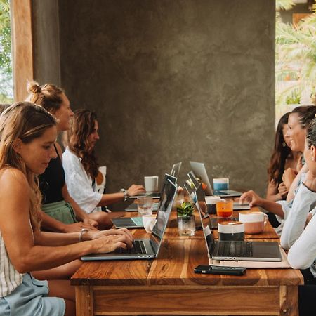 Waves & Wifi - Coworking & Coliving Space In Popoyo Salinas エクステリア 写真